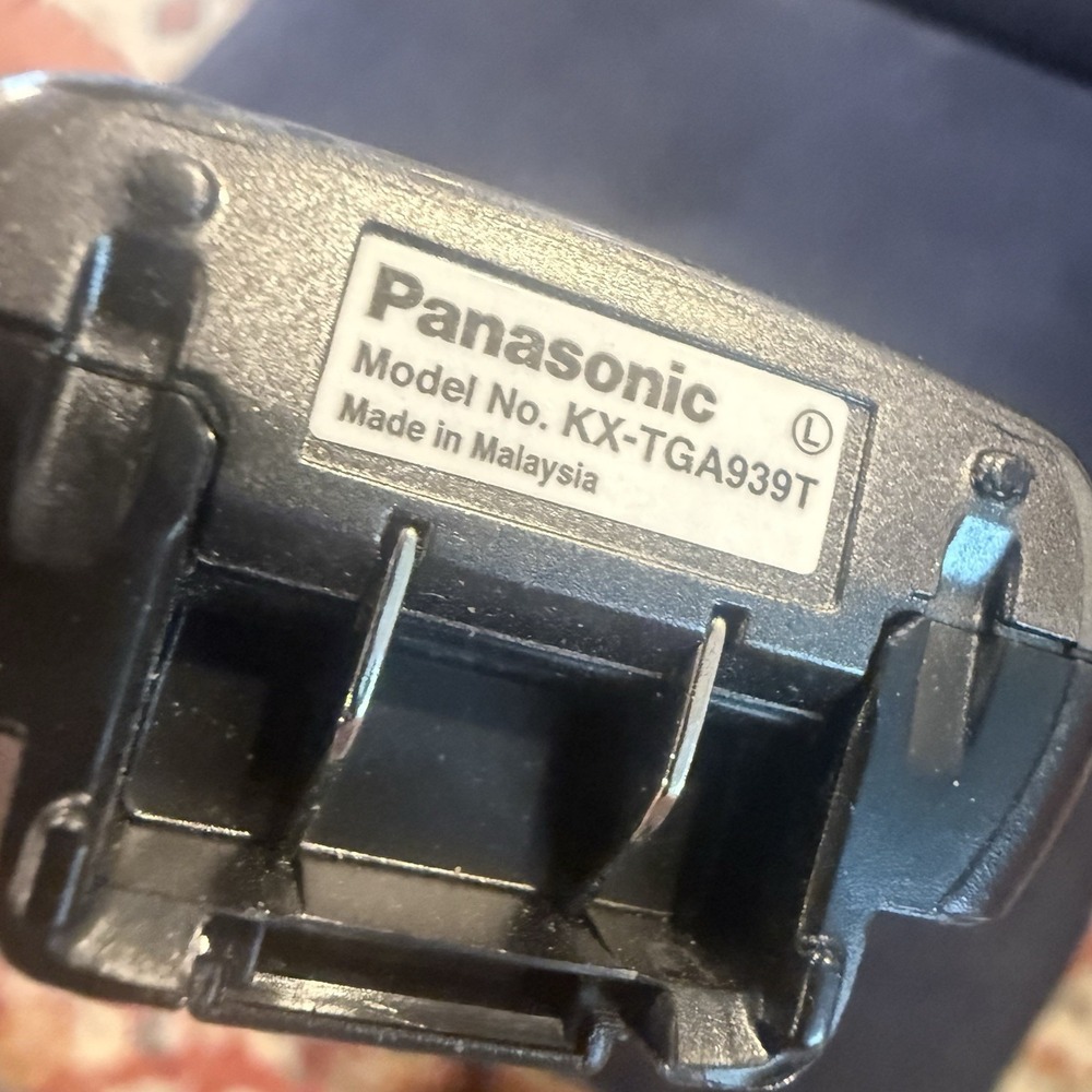 Panasonic KX-TGA939T (1.9GHZ) 2 Line Cordless Phone Handset Base & Charge‎ Cord - Picture 5 of 5